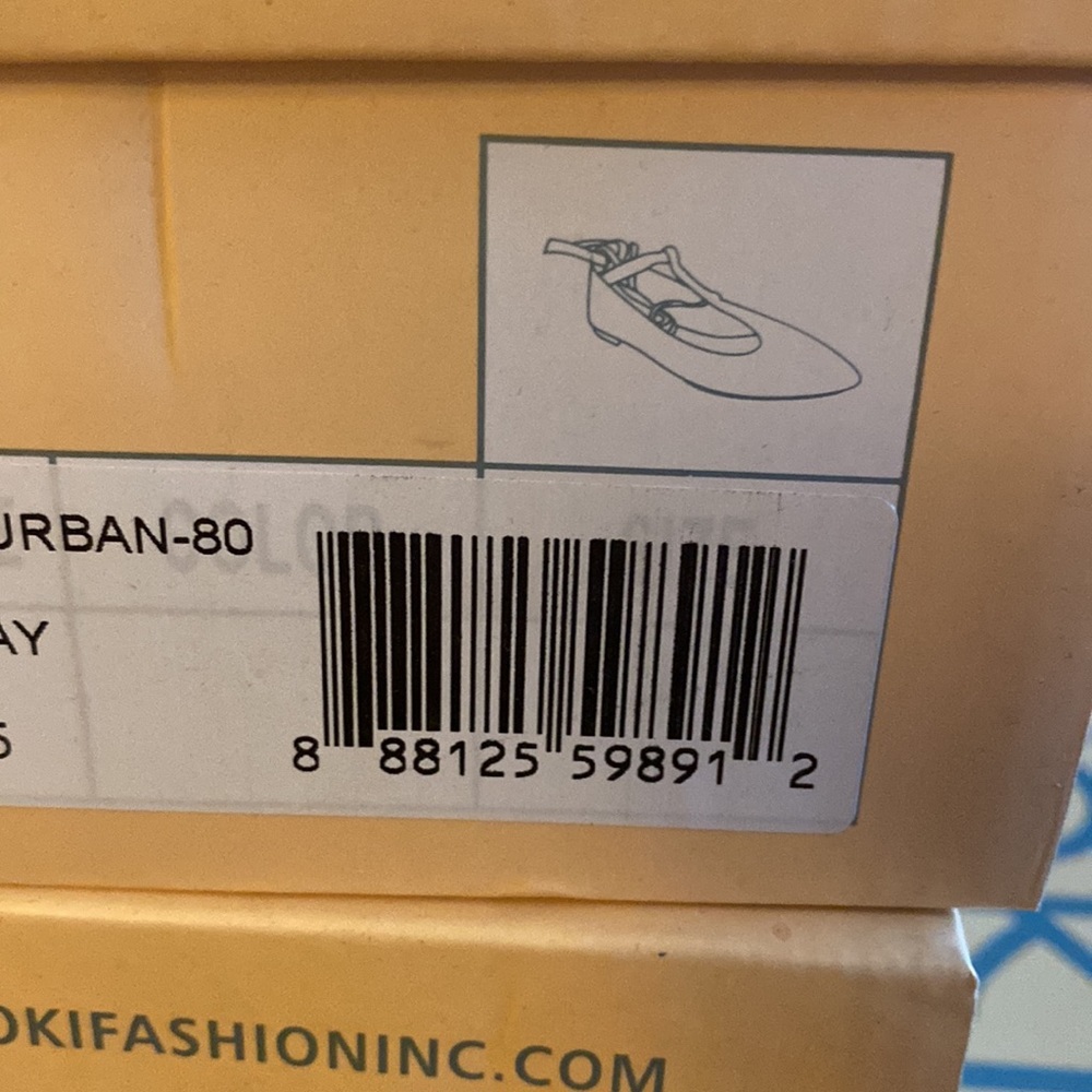 NWT In Box Yoki Gray Velour Urban Flats With Ankle Straps Ballet Style Shoes - Picture 8 of 8